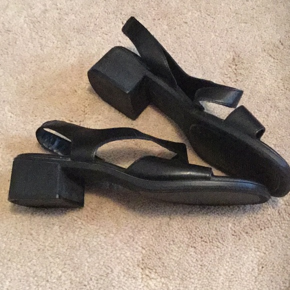 Sandals - Picture 2 of 4